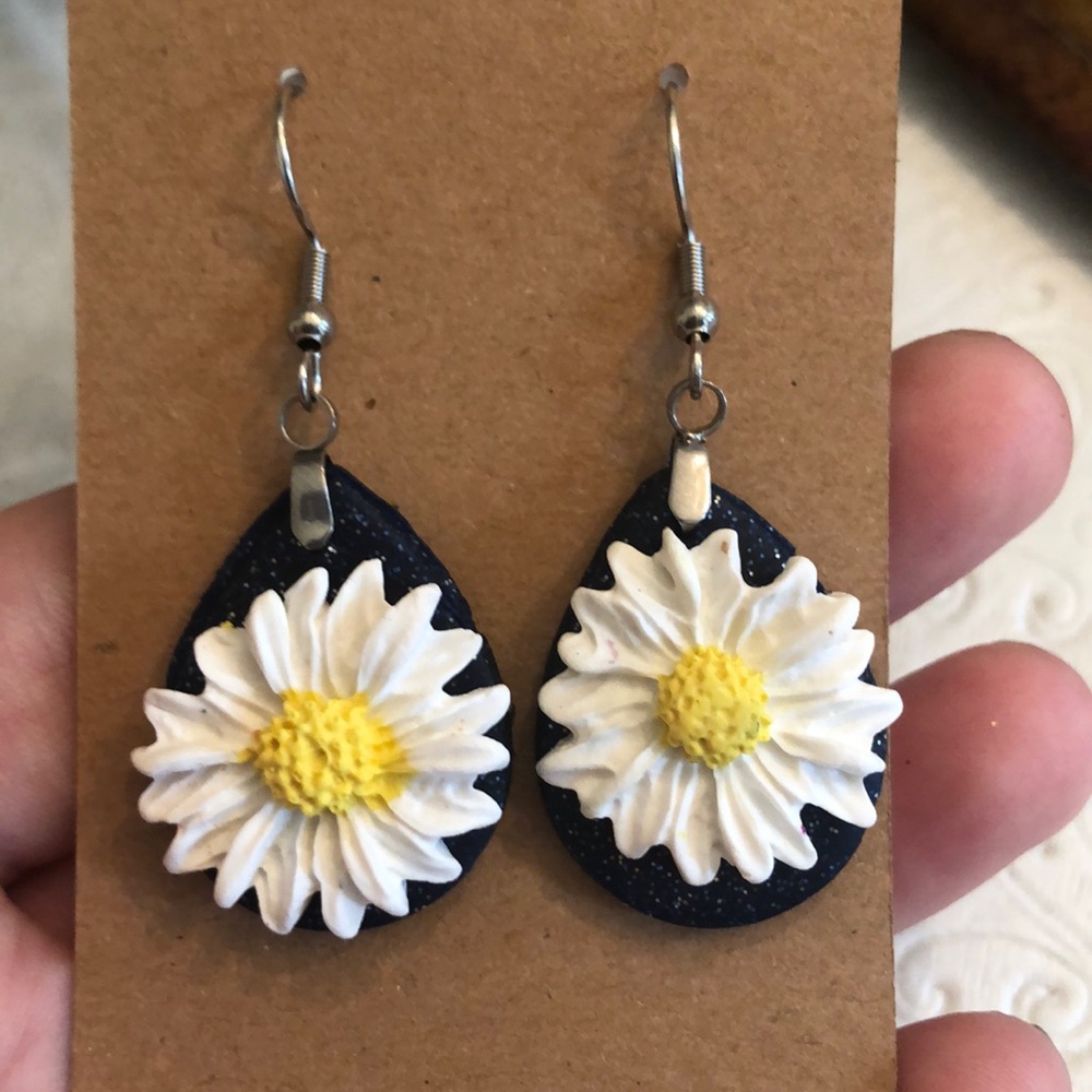 Daisy earrings